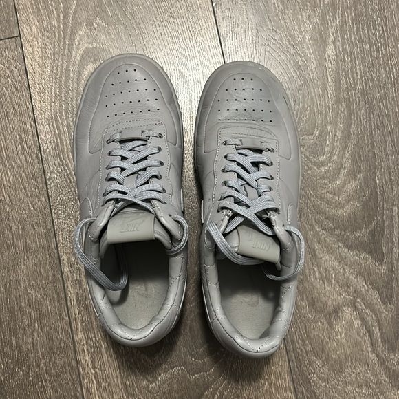 Nike Air Force 1s (barely worn) - Picture 4 of 5